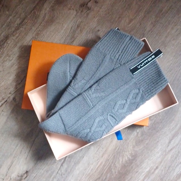 Authentic NWOT Louis Vuitton Wool Cable Socks - Picture 8 of 10